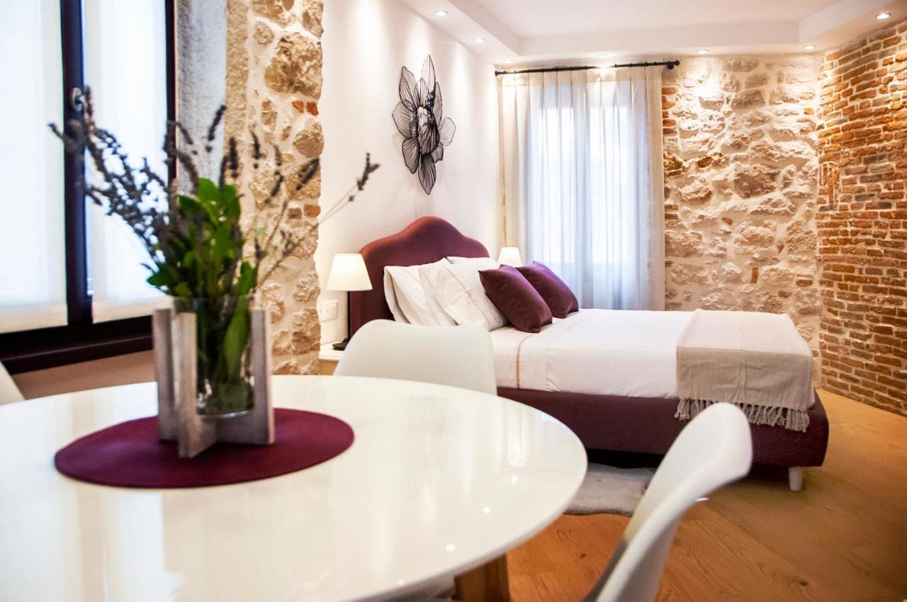 Apartments Casa De Amicis Rovinj Exteriör bild