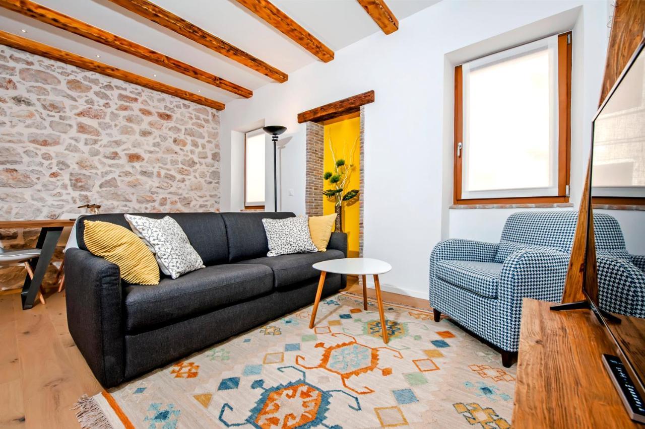 Apartments Casa De Amicis Rovinj Exteriör bild