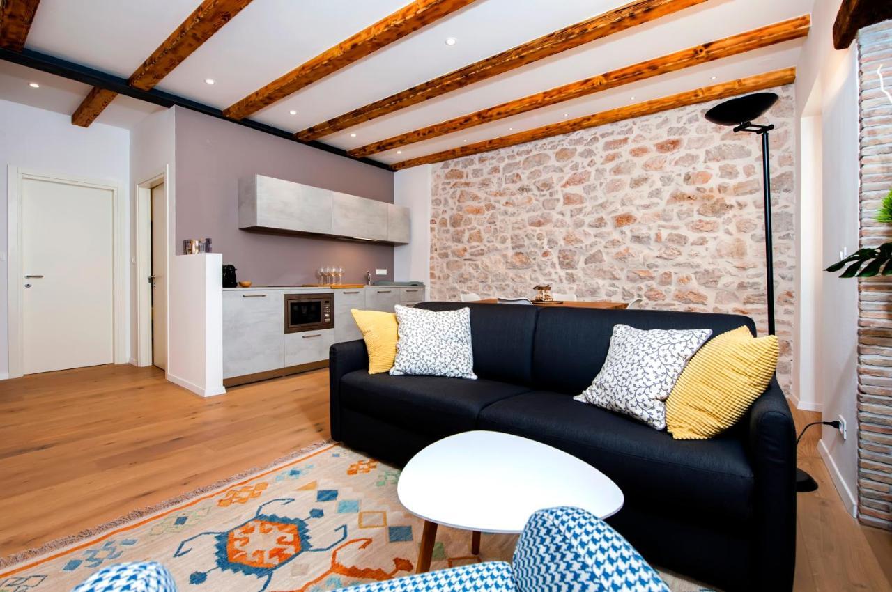 Apartments Casa De Amicis Rovinj Exteriör bild