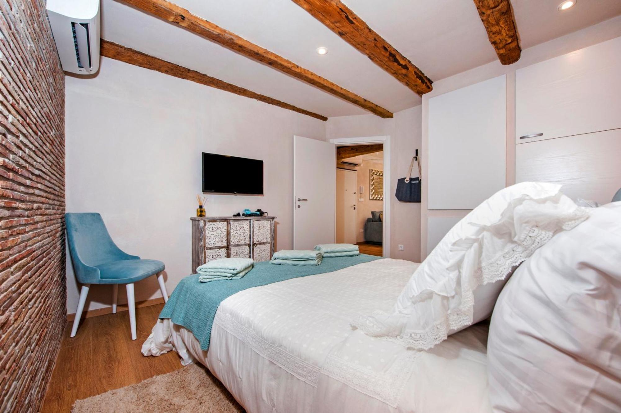 Apartments Casa De Amicis Rovinj Rum bild